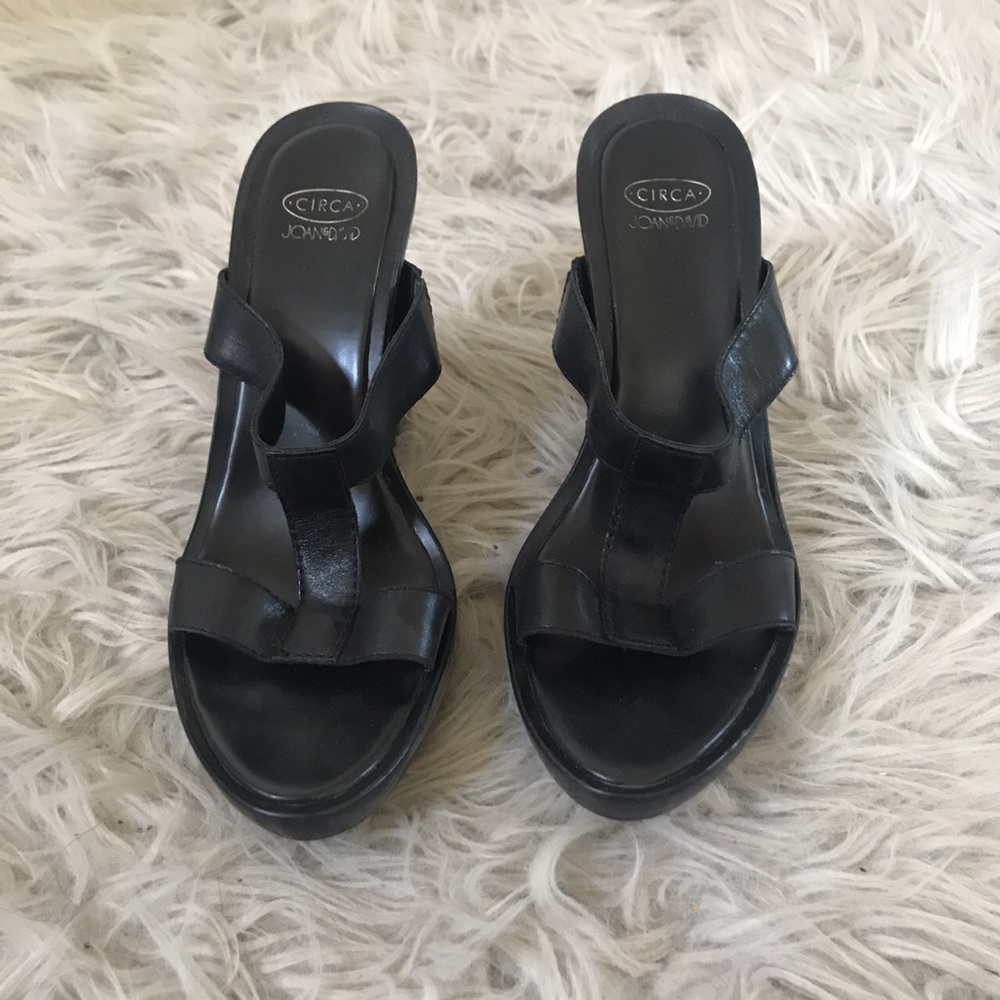 Joan & David black leather sandals